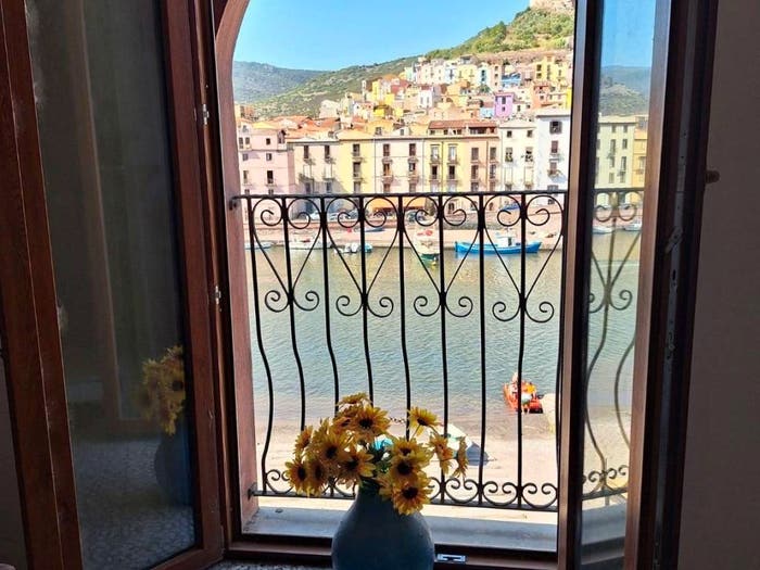Casa con 6 locali in vendita in Via Sas Conzas, Centro, Bosa