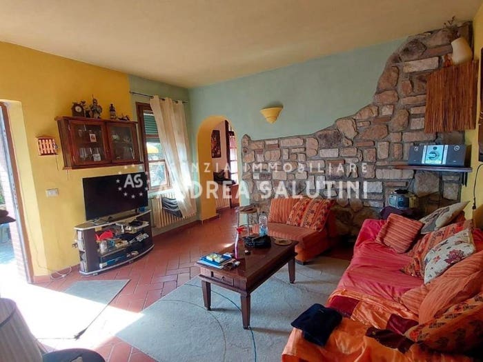 Casa con 6 locali in vendita in Via Gramsci Bastimento, Cascine La Croce, Buti