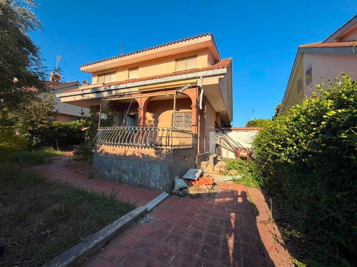 Casa trilocale in vendita in Viale Corona Boreale, Colle Romito, Ardea