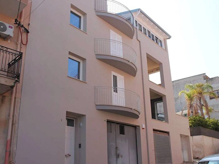 Appartamento quadrilocale in vendita in Via Onorevole Palazzolo SNC, Balestrate Foce, Balestrate