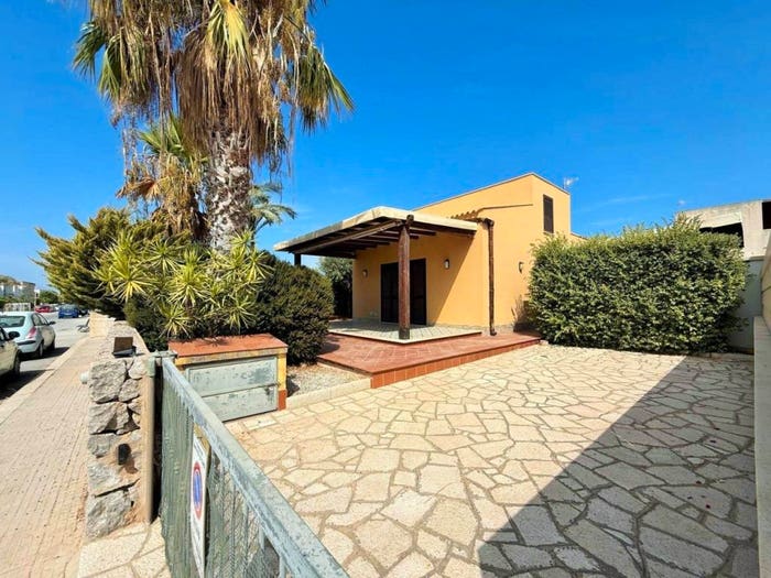 Casa con 5 locali in vendita in Via Senia, San Vito Lo Capo