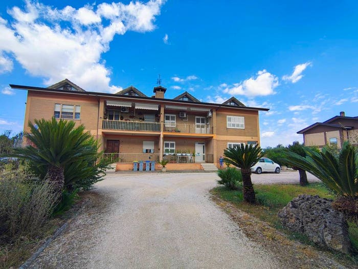 Appartamento con 5 locali in vendita in Via Epitaffio, Pantanaccio, Latina