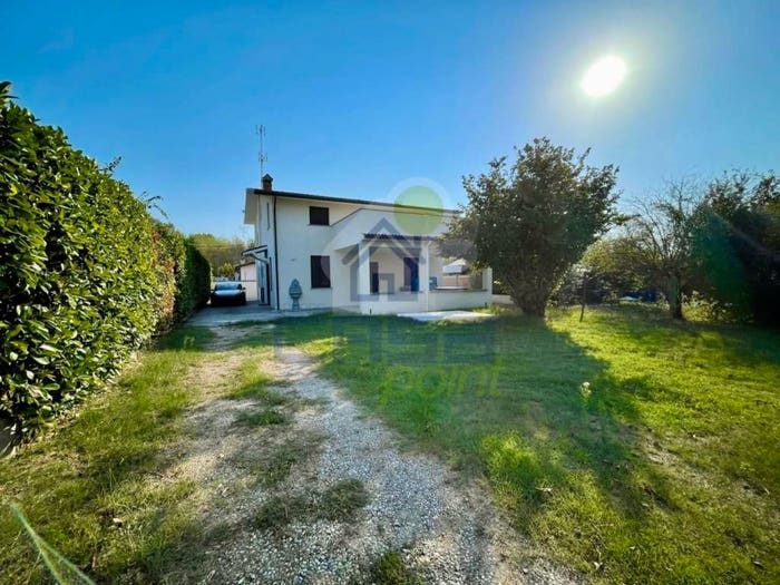 Casa con 5 locali in vendita in VIA CASE BASSE, Centro, Pieve Porto Morone