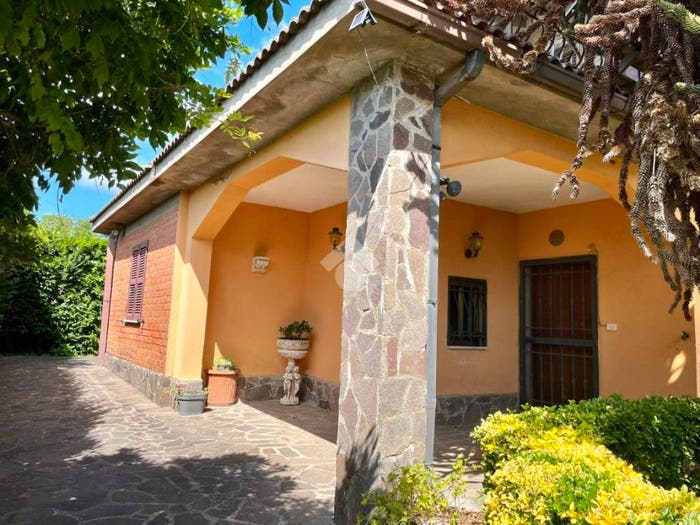Casa con 6 locali in vendita in Via via tre casali, Carchitti, Palestrina