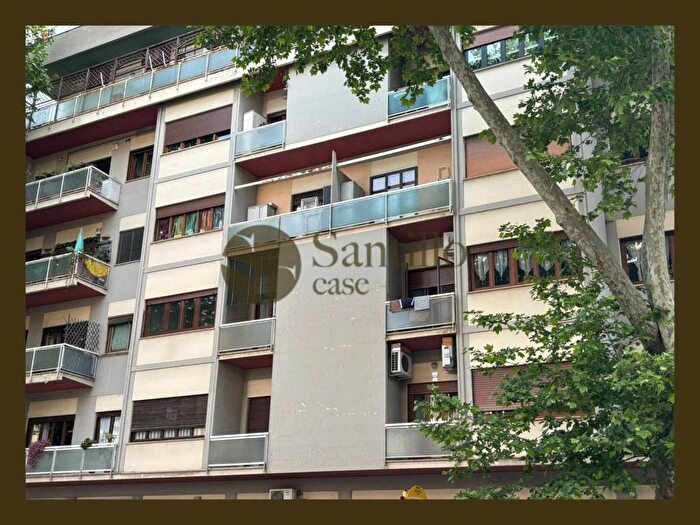 Appartamento con 5 locali in vendita in Via Macedonia, Appio Latino, Roma