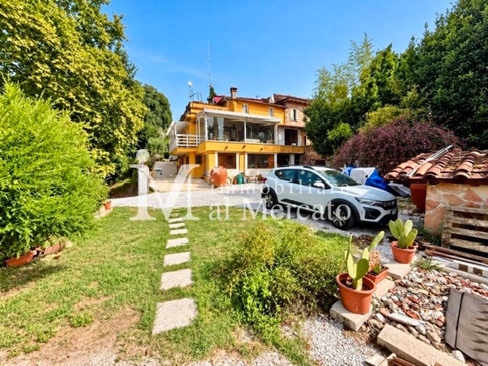 Casa quadrilocale in vendita in Via di Buchignano, Camaiore Paese, Camaiore