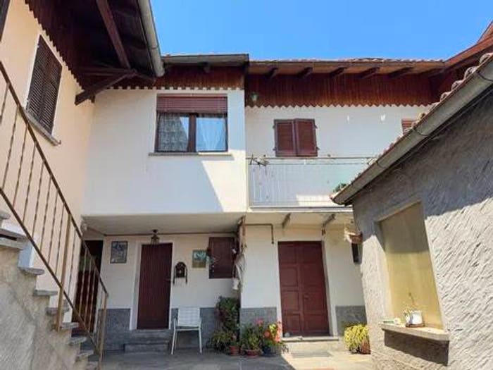 Casa quadrilocale in vendita in Via Per Oggiogno, Trarego, Trarego Viggiona