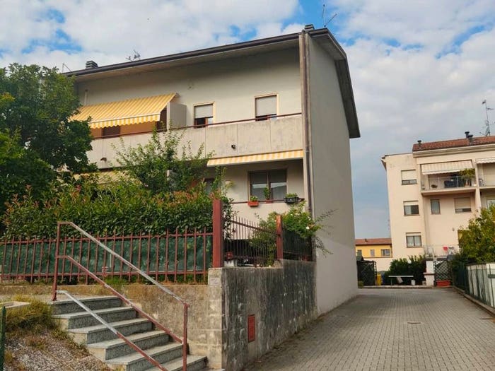 Casa quadrilocale in vendita in Via Ugo Beccanti, Carignano, Parma