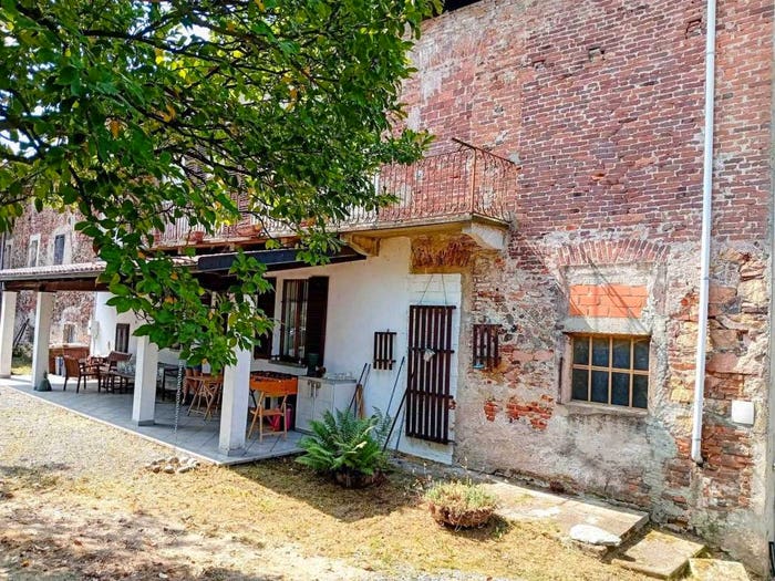 Casa con 5 locali in vendita in Via Rovasenda, Brusnengo