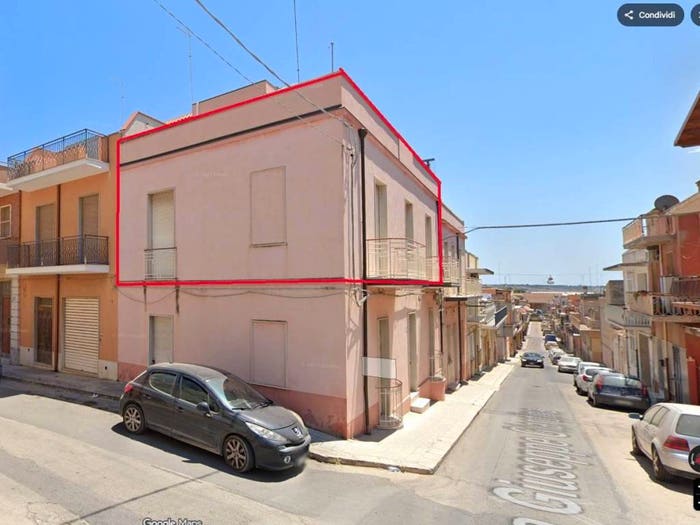 Appartamento trilocale in vendita in Via Giuseppe Giardina, Centro, Pachino