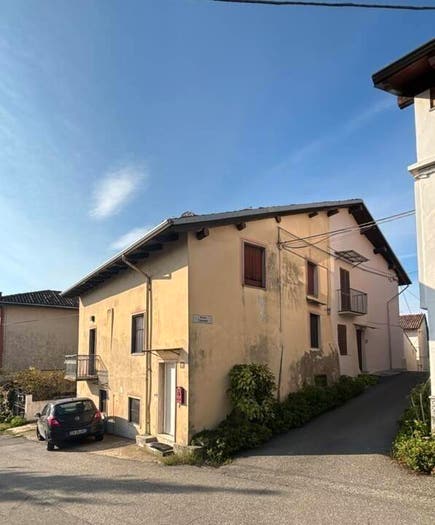 Casa quadrilocale in vendita in Via Mombello, Centro, Camino