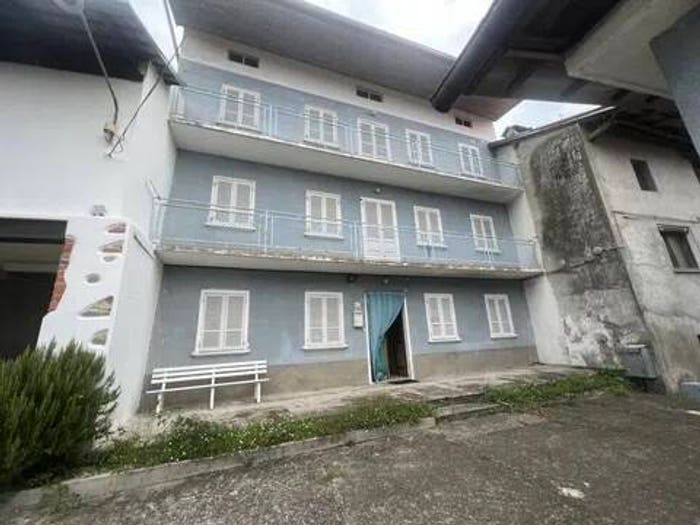 Casa con 6 locali in vendita in Loc Uccelli, Caprile