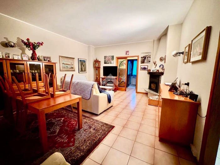 Casa quadrilocale in vendita in Via Locatelli, Palosco