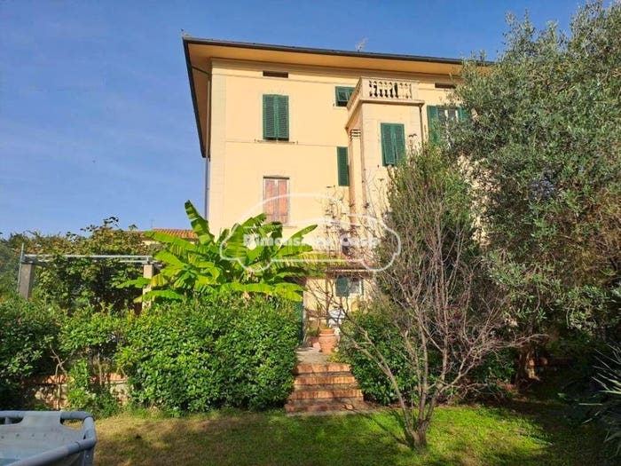 Casa con 6 locali in vendita in Centro, Porcari