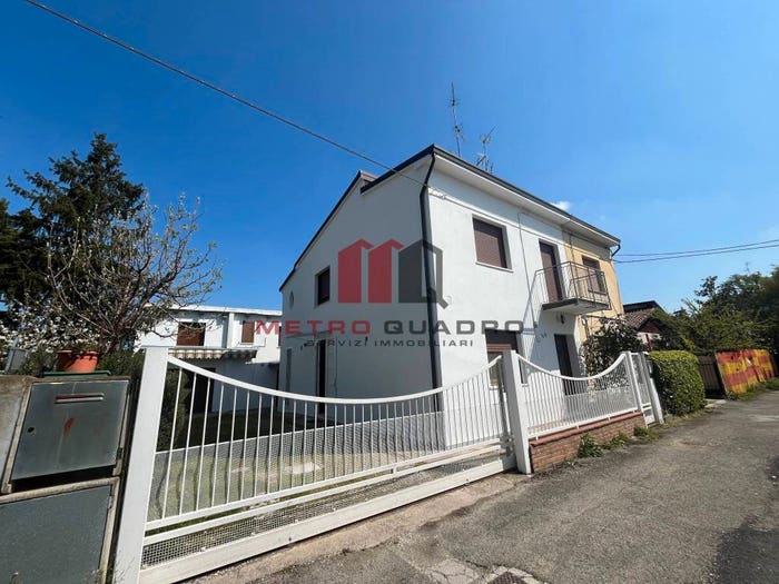 Casa trilocale in vendita in Via Canal Grande, Faenza