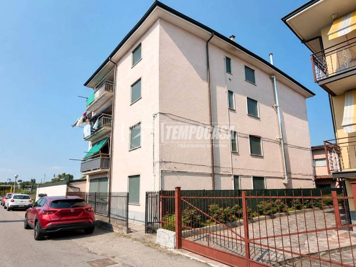 Casa con 6 locali in vendita in Via Vittorio Alfieri, Mombretto, Mediglia