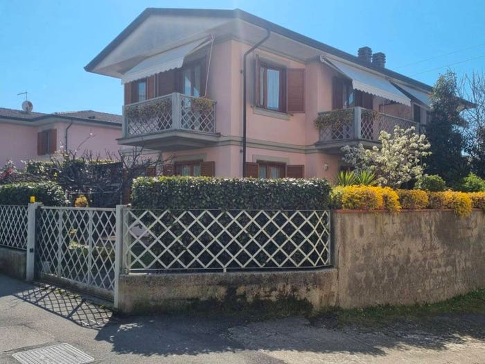 Casa con 6 locali in vendita in Rinchiostra Quercioli, Massa
