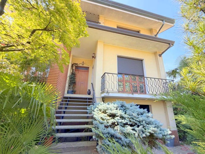 Casa con 6 locali in vendita in Casorezzo