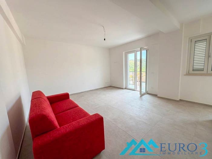 Appartamento quadrilocale in vendita in Via Giacomo Leopardi, Marsia, Roccafluvione