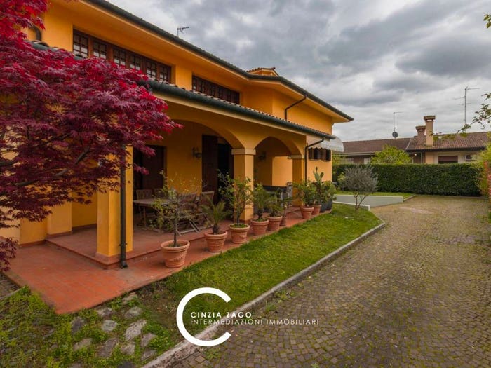 Casa con 5 locali in vendita in Via Roma, Centro, Paese