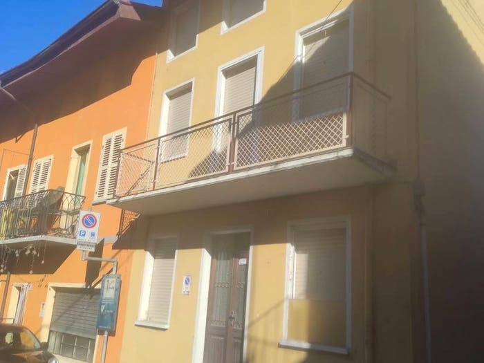 Casa quadrilocale in vendita in Via Umberto I, Centro, Viverone