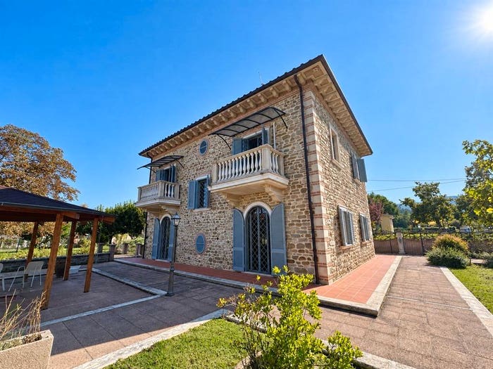 Casa con 6 locali in vendita in Chiassa Superiore, Arezzo