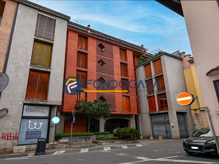 Appartamento trilocale in vendita in Via Colle Eghezzone, Città Bassa Laghi, Lodi