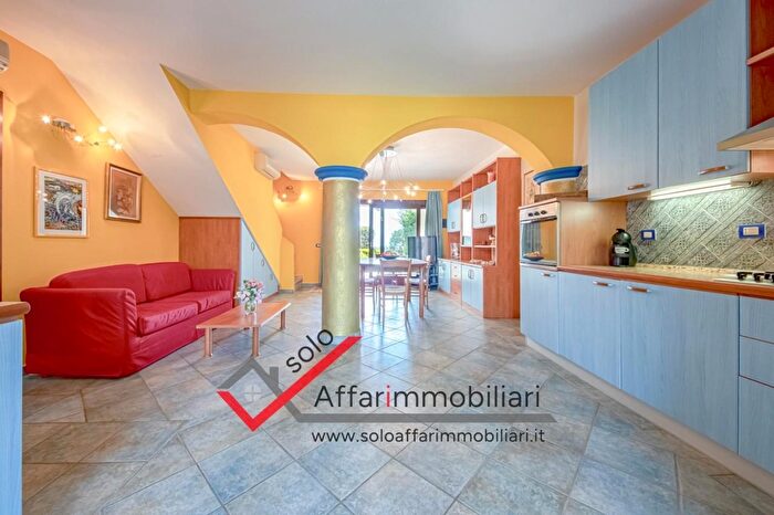 Casa con 5 locali in vendita in San Teodoro