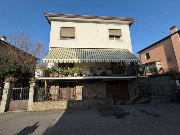 Casa con 6 locali in vendita in Via Fosse Ardeatine, Battaglia Terme