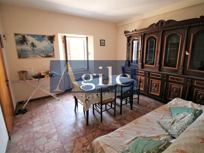 Casa quadrilocale in vendita in VIALE INDIPENDENZA, Carassai