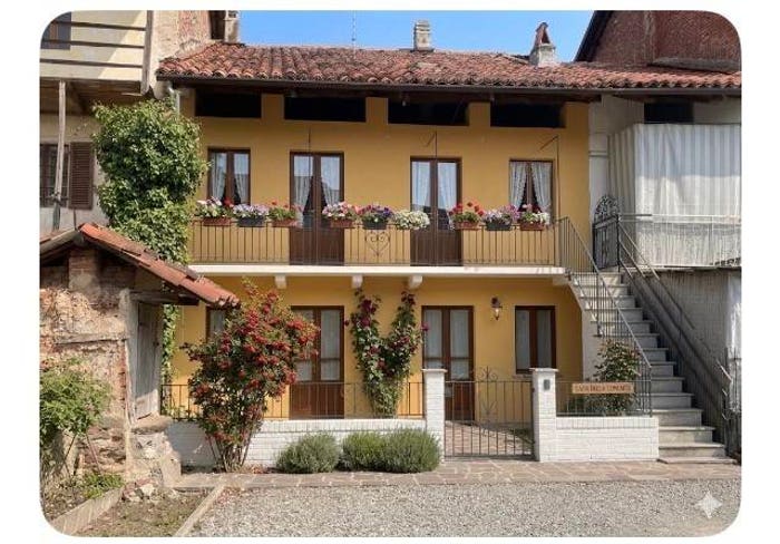 Casa con 6 locali in vendita in Frazione Spineto, Castellamonte