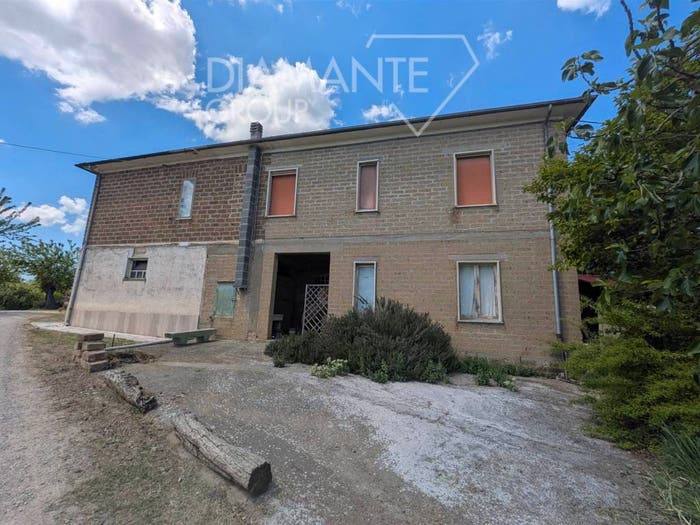Casa con 6 locali in vendita in Montepulciano