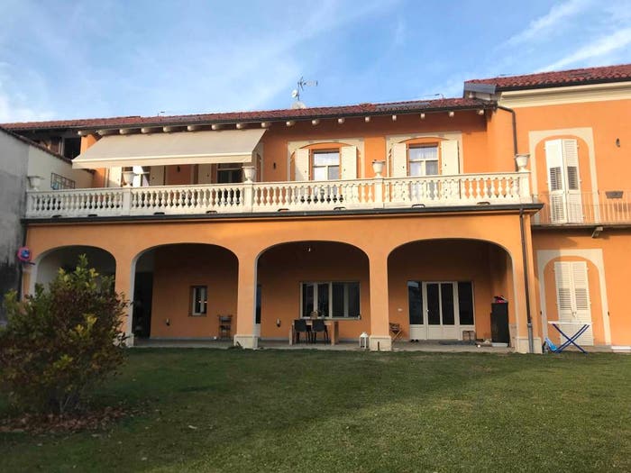 Appartamento con 6 locali in vendita in Piazza Renato Ruffinatti, Centro, Giaveno