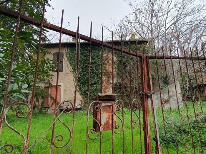 Casa con 5 locali in vendita in Due Strade, Bordighera
