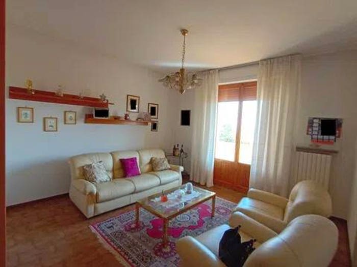 Appartamento con 6 locali in vendita in Via Leonardo Da Vinci, Gambassi Terme