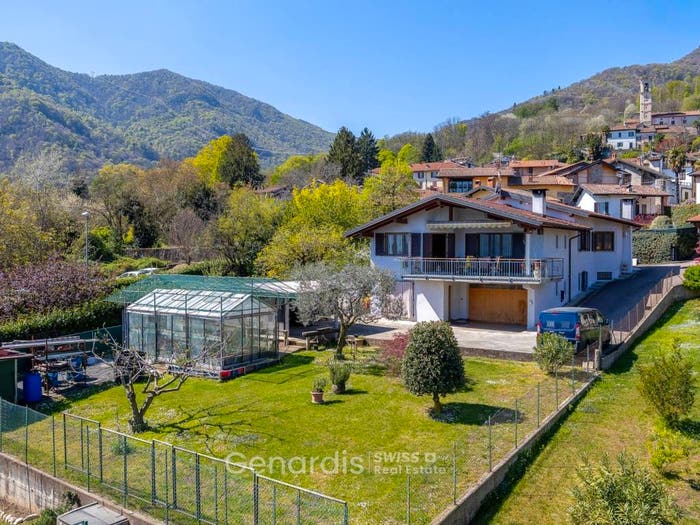 Casa con 6 locali in vendita in Via Giuseppe Garibaldi, Centro, BrissagoValtravaglia