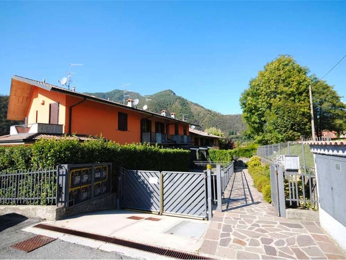 Appartamento trilocale in vendita in via Brolo C, Centro, Zogno