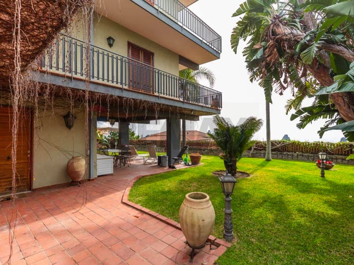 Appartamento con 5 locali in vendita in Via Maganuco, Aci Trezza, Aci Castello