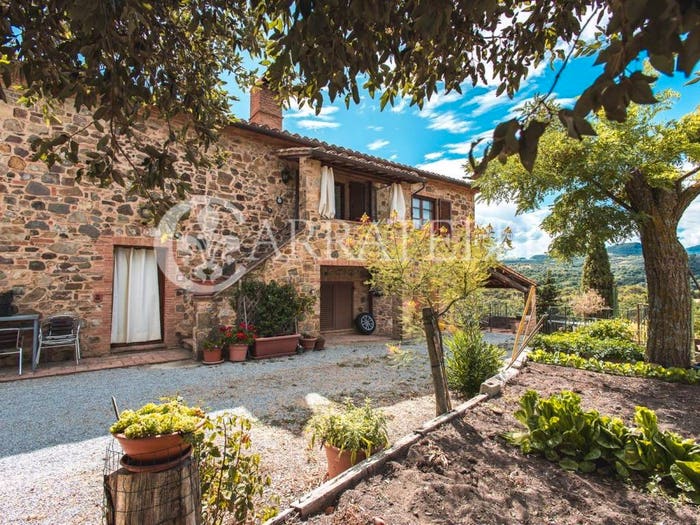 Casa con 6 locali in vendita in strada provinciale cipressino, Centro, Castel del Piano