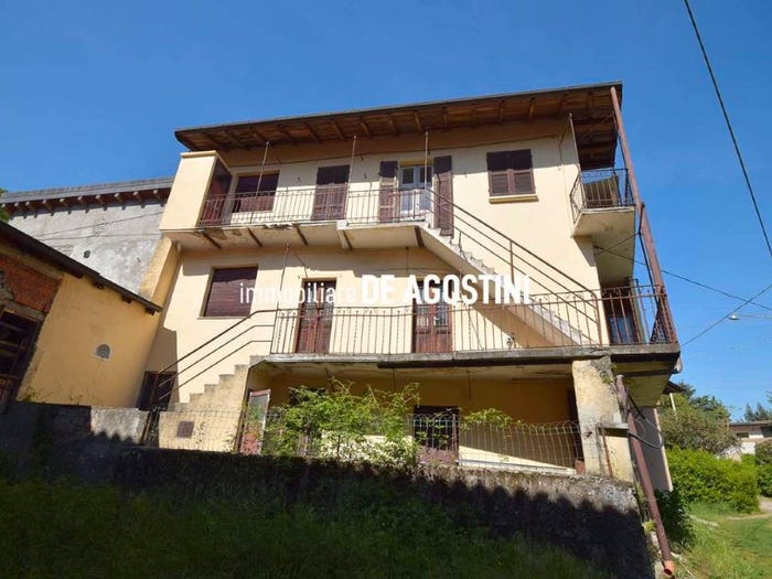 Casa con 6 locali in vendita in via Campagna, Dagnente, Arona
