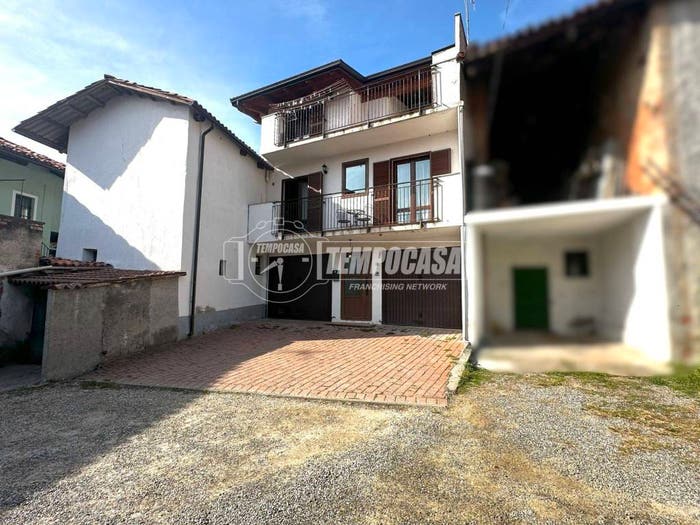 Casa con 6 locali in vendita in Via Giuseppe Quilico, Centro, Pavone Canavese
