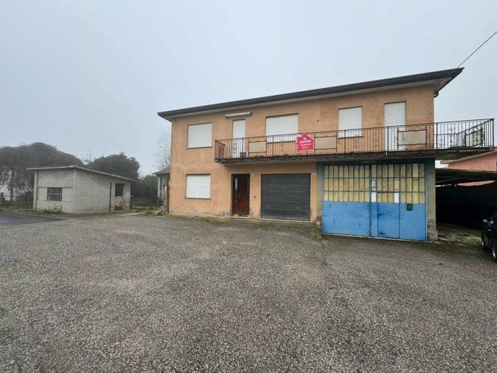 Casa quadrilocale in vendita in VIA VALGRANDE, Carmignano, Sant'Urbano