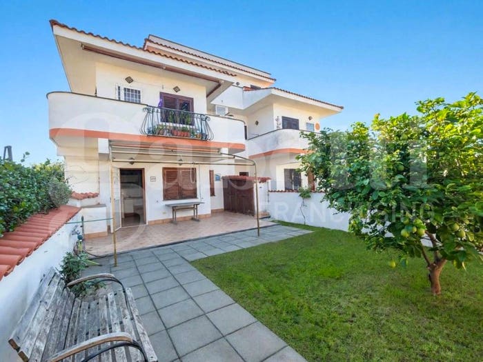 Appartamento trilocale in vendita in Via Alessandria, Lido dei Coralli Sabbiedoro, Ardea