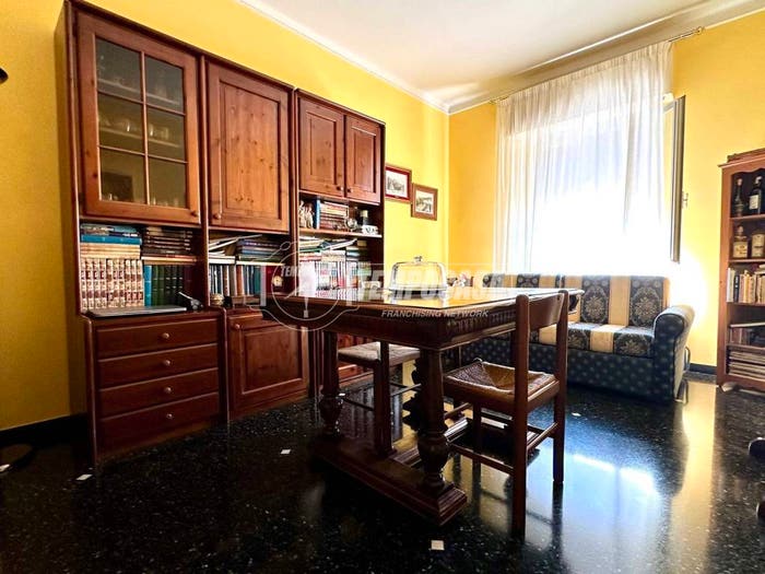 Appartamento trilocale in vendita in Via Jacopo Bonfadio, Sestri Ponente, Genova
