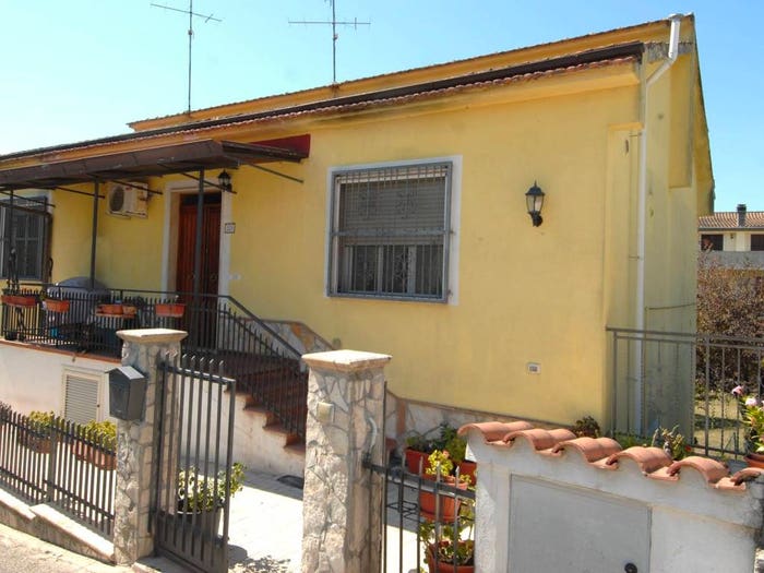Appartamento quadrilocale in vendita in Viale America Latina, America Latina, Frosinone
