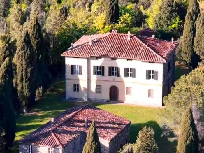 Casa con 6 locali in vendita in Pomarance