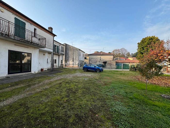 Casa con 6 locali in vendita in Via Verona, Centro, Legnago