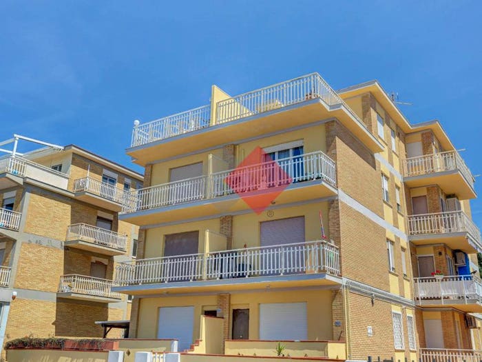 Appartamento trilocale in vendita in Strada Lungomare, Latina Lido, Latina