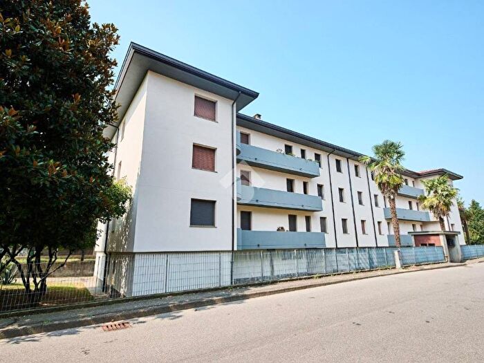 Appartamento quadrilocale in vendita in Via Aldo Moro, Centro, Zelo Buon Persico