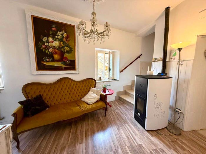 Appartamento con 5 locali in vendita in Via Sisto Longa, Guardistallo